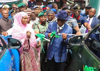 Wike presents 50 operational vehicles, communication gadgets to security agencies
