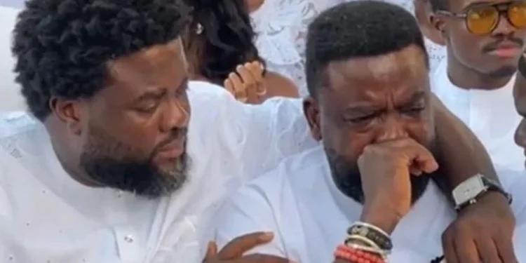Kunle Afolayan ends feud with brother Aremu at mum’s funeral