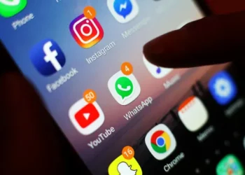 Australia moves to ban social media for children under 16