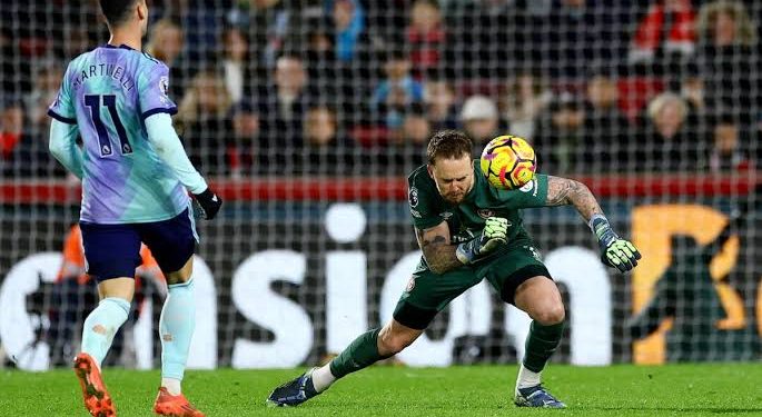 Arsenal beat Brentford to close gap on Liverpool